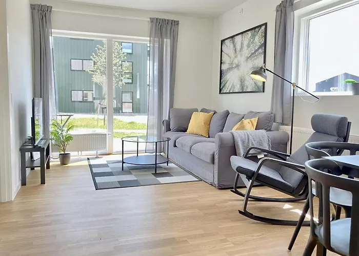 Spacious Apartment For 6